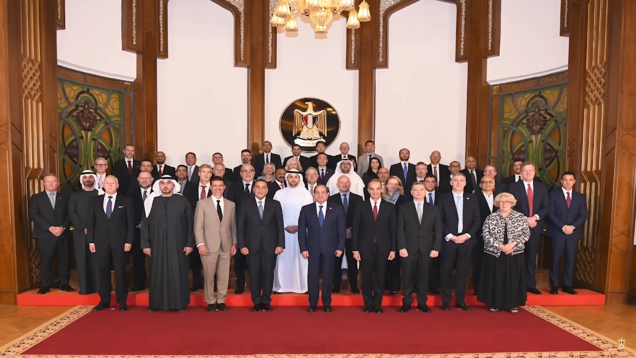 Egypt President Sisi and Prime Minister meet with Global IT Investors at Presidential Roundtable during Global Offshoring Summit